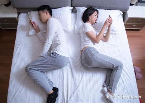 男女在一個房間|夫妻分房睡好嗎？分床、分房思考4件事